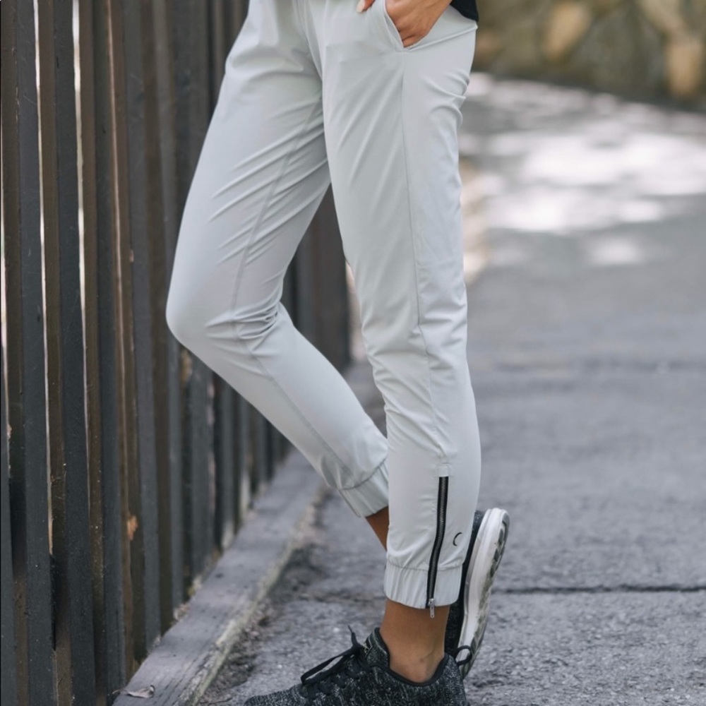 Zyia Active Gray Everywhere Zipper Jogger